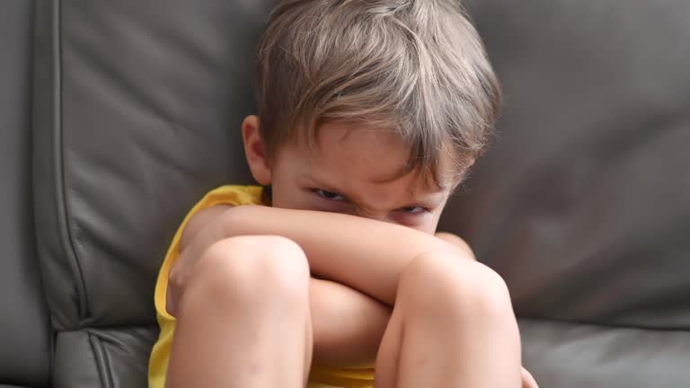 Los Golpes No Educan, Solo Atemorizan